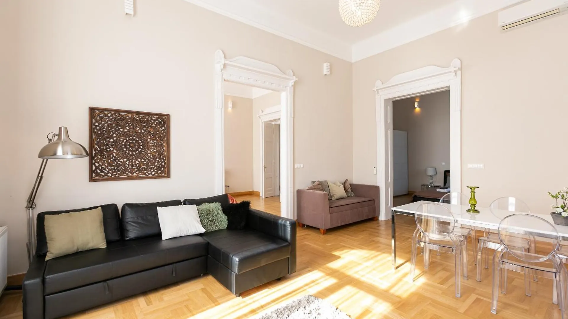 Bakats Ter Apartment With Balcony Overlooking Church Square Budapešť