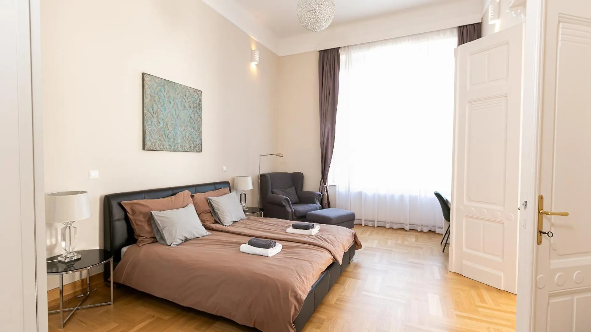Bakats Ter Apartment With Balcony Overlooking Church Square Budapešť 0*,  Maďarsko